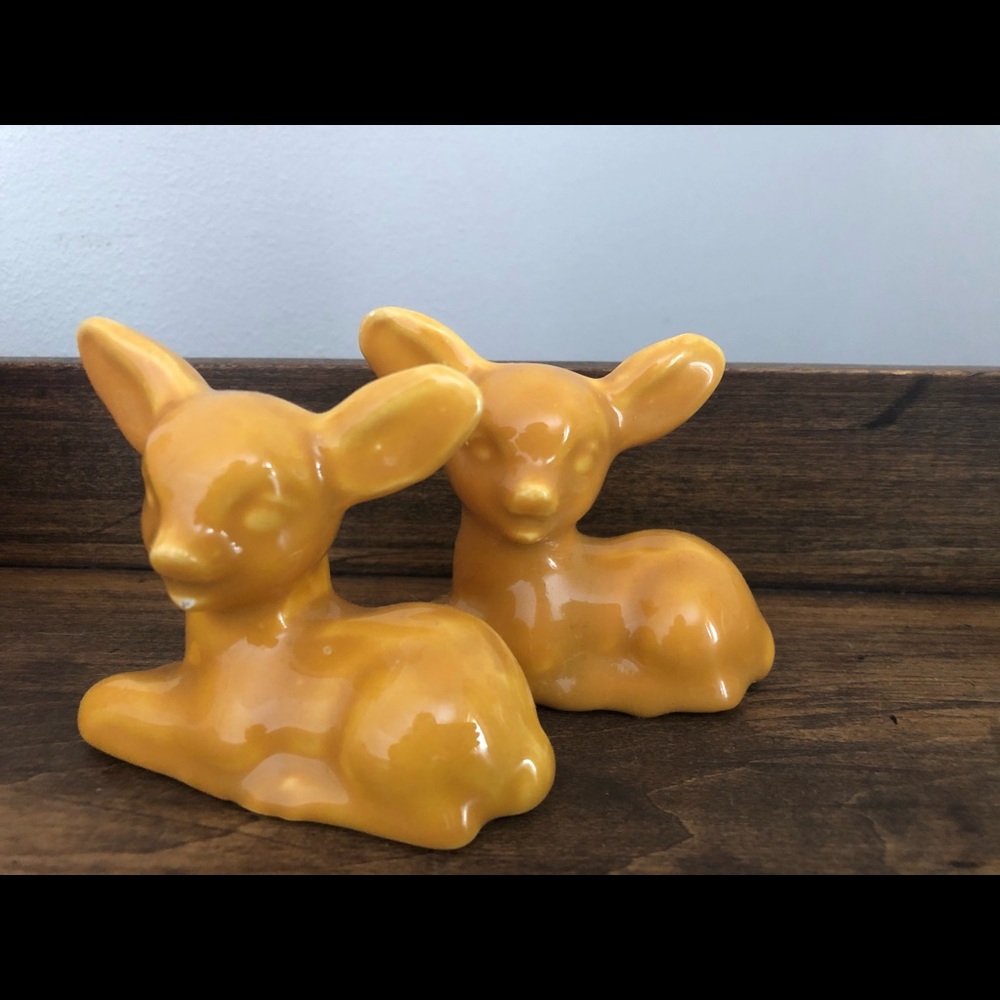 Vintage pair of deer figurines